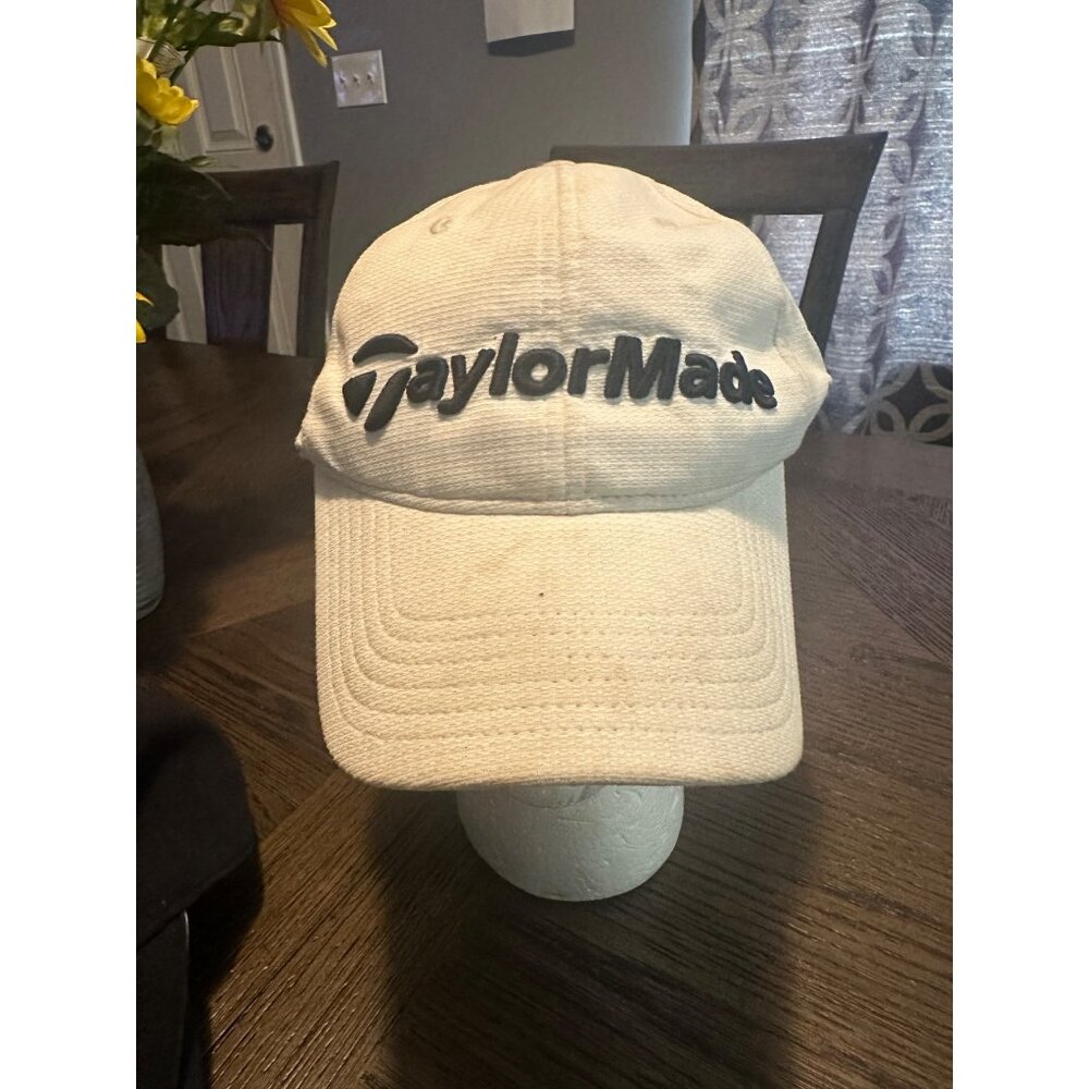 TaylorMade R11S‎ REZ Adjustable Golf Cap off white black